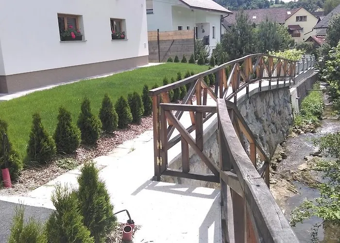 Tourist Farm Megusar בית חווה